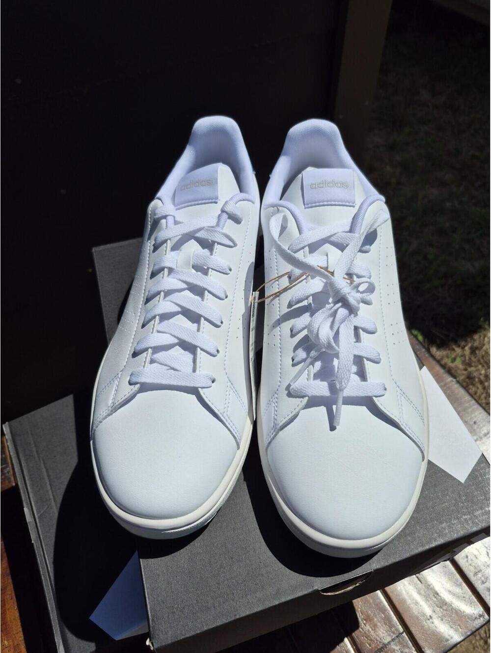 Adidas ADVANTAGE Mens Size 11.5 NEW w Box GW5537 White Tennis Shoes $70 Sneakers - Picture 3 of 9